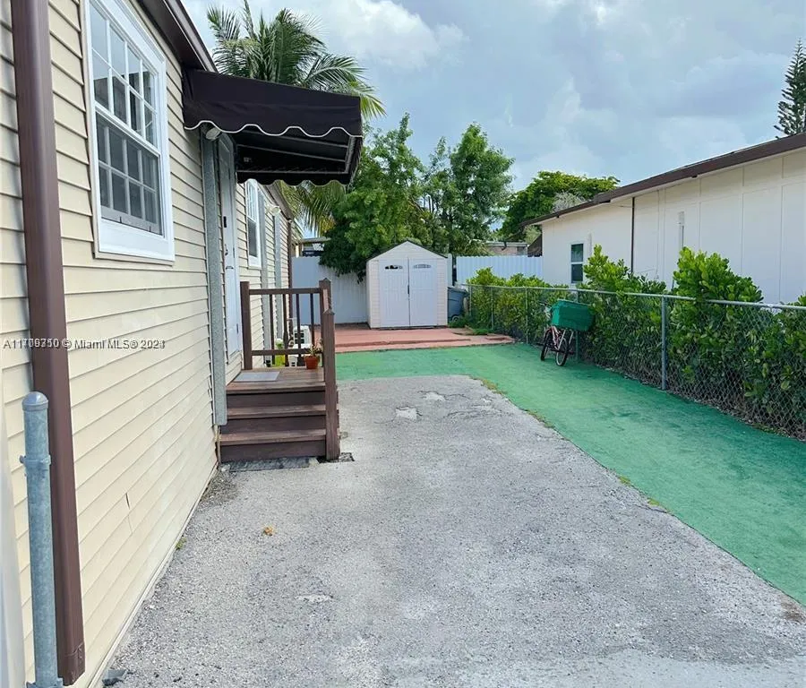 1145 SW 131 CT, Miami FL 33184