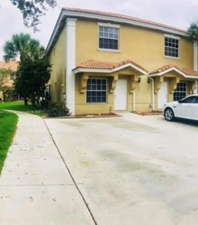 394 SW 122nd Ave # 394, Pembroke Pines FL 33025