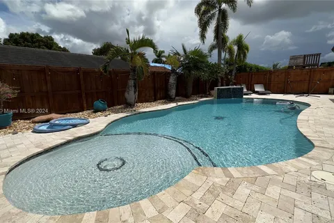 16541 SW 146th Ct, Miami FL 33177