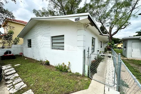 2245 Cody St # 1, Hollywood FL 33020