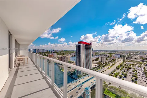 4010 S Ocean drive # R2404, Hollywood FL 33019