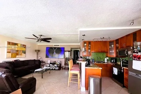 1152 NW 30th Ct # 111, Wilton Manors FL 33311