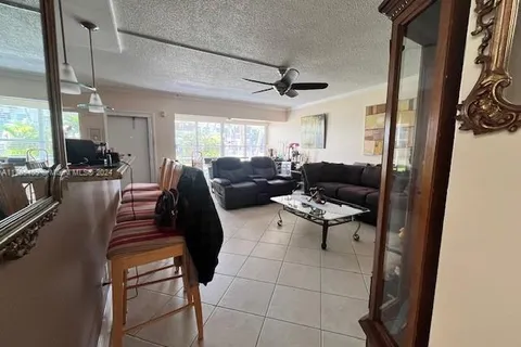 1152 NW 30th Ct # 111, Wilton Manors FL 33311