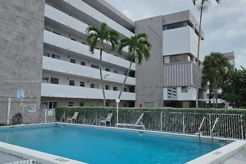 4000 NE 169th St # 401, North Miami Beach FL 33160