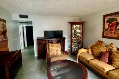 251 SW 134th Way # 105M, Pembroke Pines FL 33027