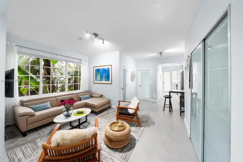 1569 Michigan Ave # 10, Miami Beach FL 33139