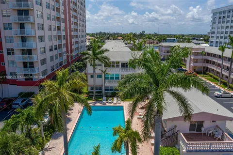 3131 S Ocean Dr # 211, Hallandale Beach FL 33009