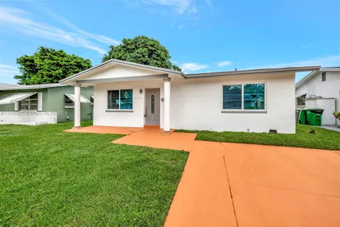 4715 NW 44th St, Tamarac FL 33319