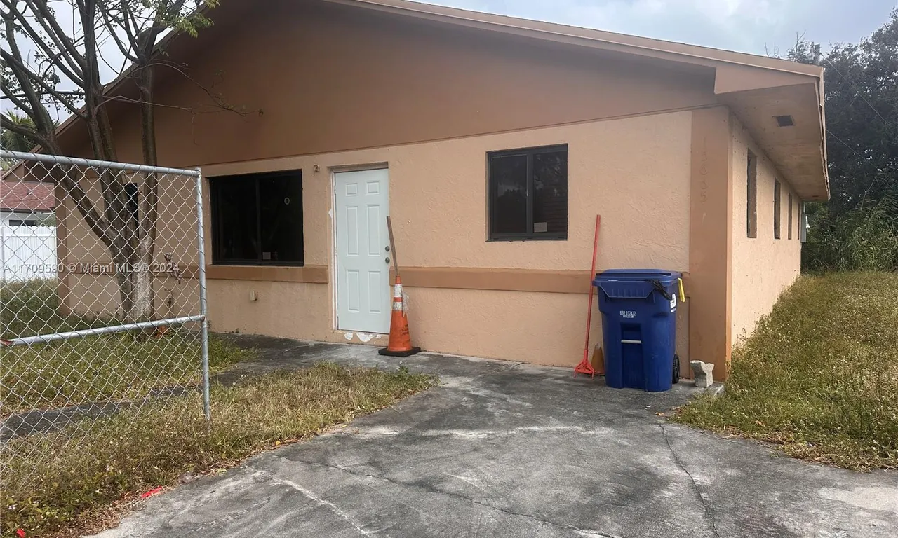 15665 NW 42nd Ave, Miami Gardens FL 33054