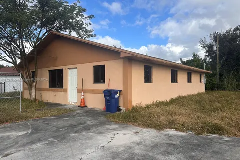 15665 NW 42nd Ave, Miami Gardens FL 33054