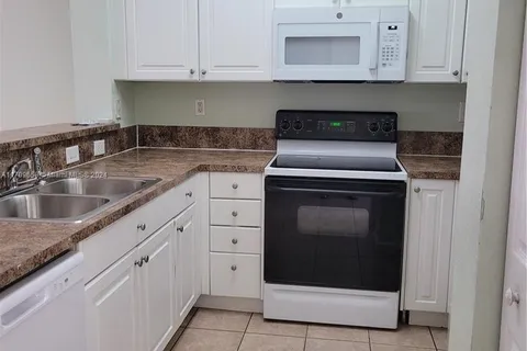 3365 NE 14 DR # 16, Homestead FL 33033