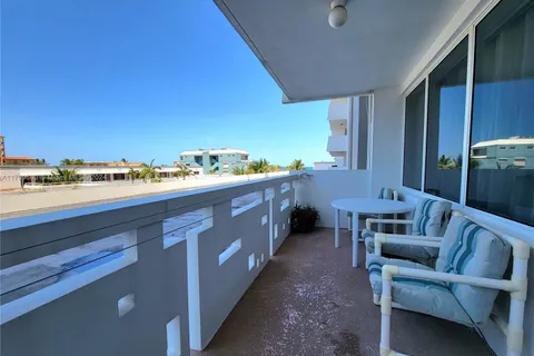 3111 N Ocean Dr # 303, Hollywood FL 33019