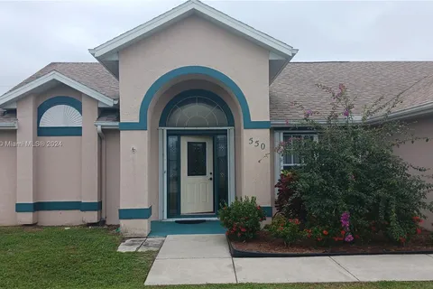 550 SE Sunnybrook Ter, Port St. Lucie FL 34983