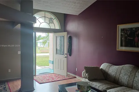 550 SE Sunnybrook Ter, Port St. Lucie FL 34983