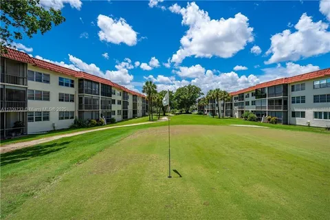 681 S Hollybrook Dr # 305, Pembroke Pines FL 33025