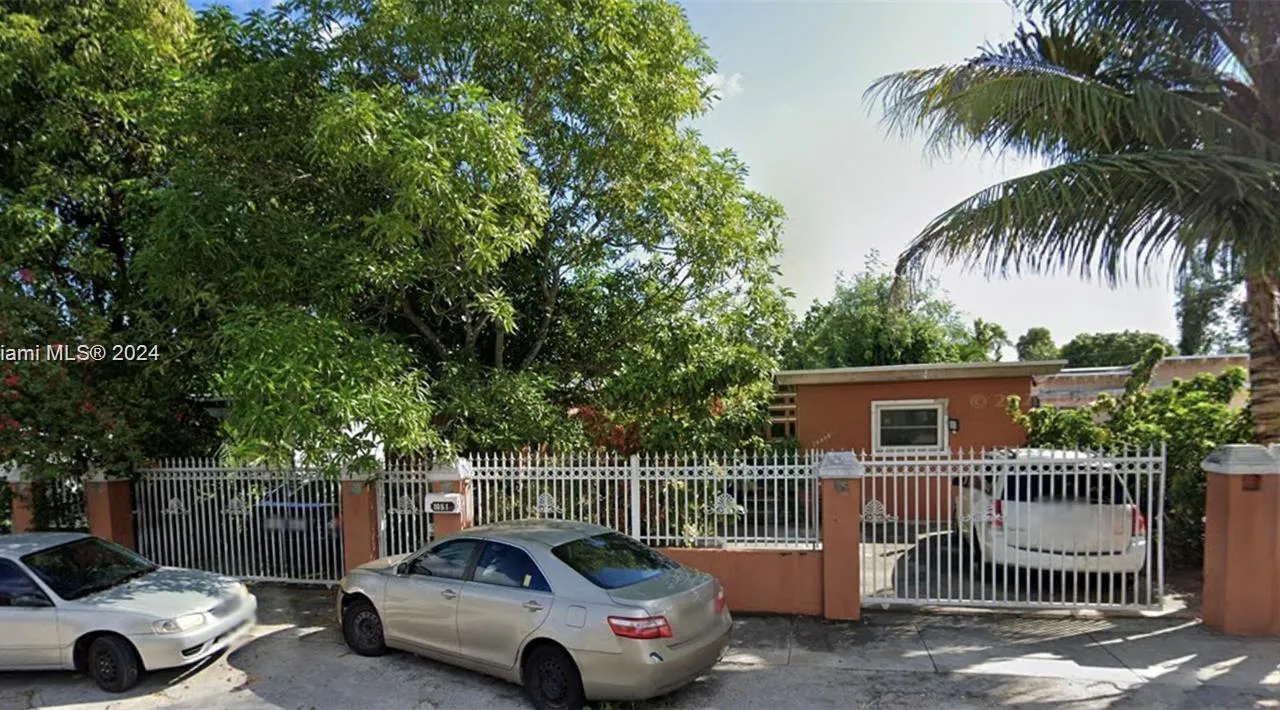 10515 NW 2nd Ct, Miami FL 33150