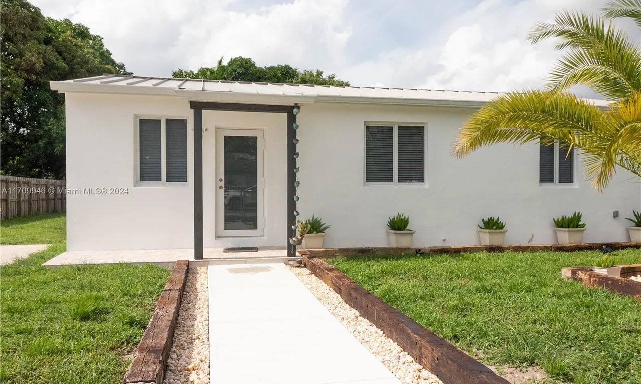 267 E 63rd St, Hialeah FL 33013