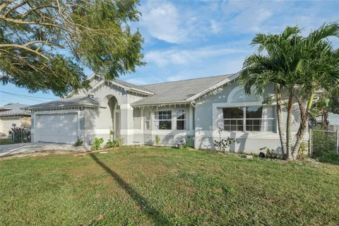 2541 SW Baer St, Port St. Lucie FL 34953