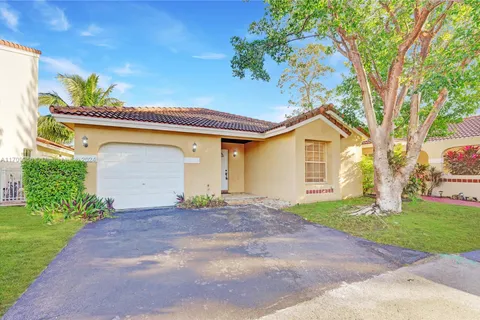 1405 Seagrape Cir, Weston FL 33326