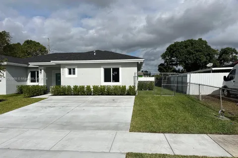 13501 SW 266th St, Homestead FL 33032