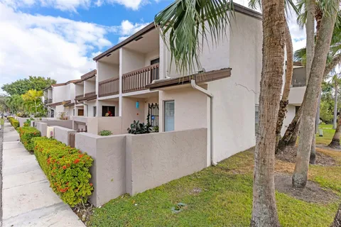 10066 NW 41st St # 5, Doral FL 33178