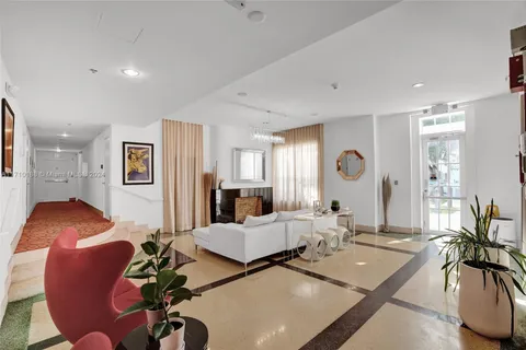 1300 Pennsylvania Ave # 305, Miami Beach FL 33139