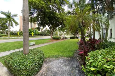 20300 W Country Club Dr # 3, Aventura FL 33180