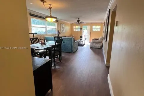109 SW 1st Ave, Hallandale Beach FL 33009