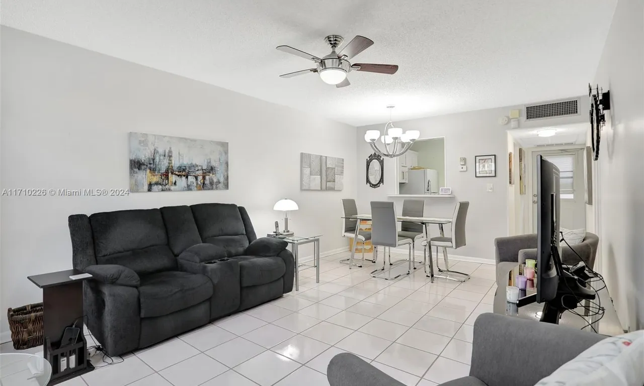 3400 NW 48th Ave # 508, Lauderdale Lakes FL 33319