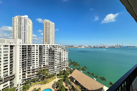 520 Brickell Key Dr # A1802, Miami FL 33131