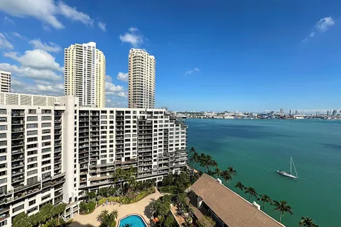 520 Brickell Key Dr # A1802, Miami FL 33131