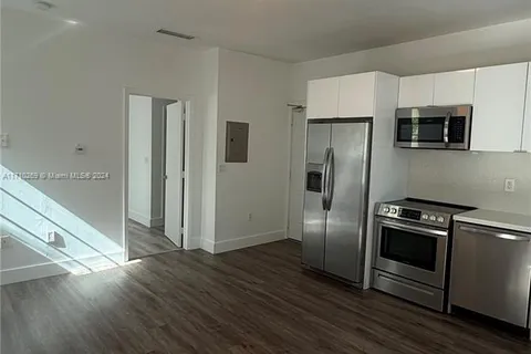 729 MERIDIAN AV # 8, Miami Beach FL 33139