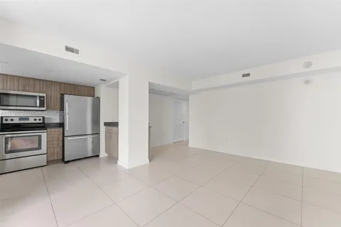 910 West Ave # 222, Miami Beach FL 33139