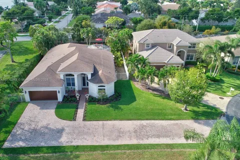 18 Lake Eden Dr, Boynton Beach FL 33435