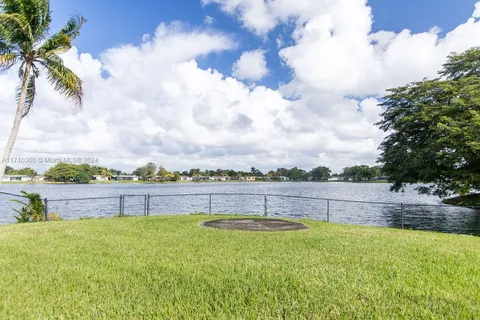 431 NW 96th Ave, Pembroke Pines FL 33024