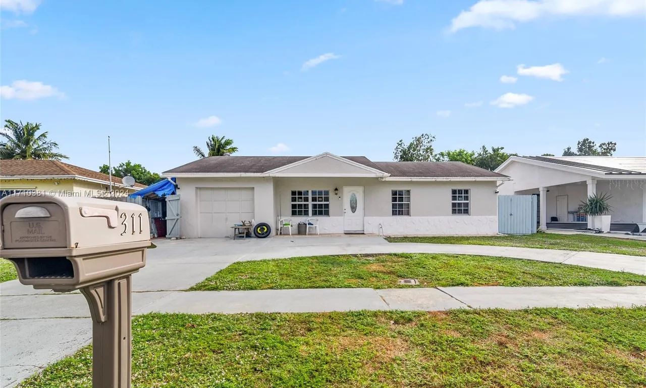 311 SW 79th Way, North Lauderdale FL 33068