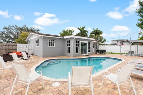 310 N 68th Ter, Hollywood FL 33024