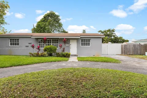 310 N 68th Ter, Hollywood FL 33024