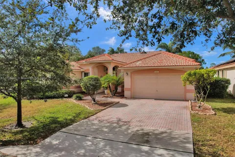 6407 Mallards Way, Coconut Creek FL 33073