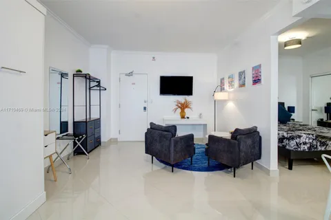 918 Ocean Dr # 201, Miami Beach FL 33139