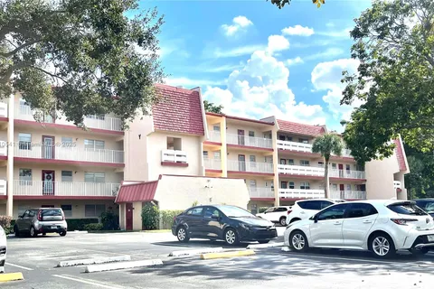 1015 Country Club Dr # 109, Margate FL 33063