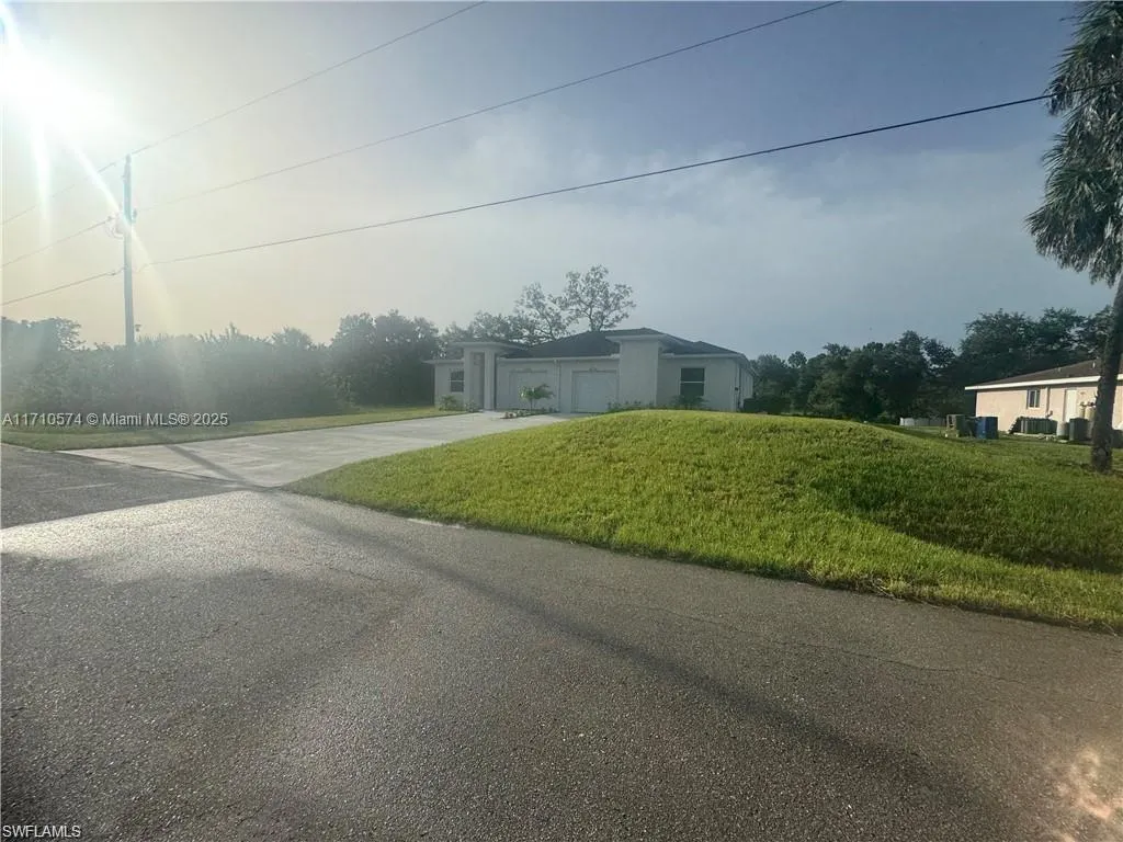 4737/4739 14th ST SW, Lehigh Acres FL 33973