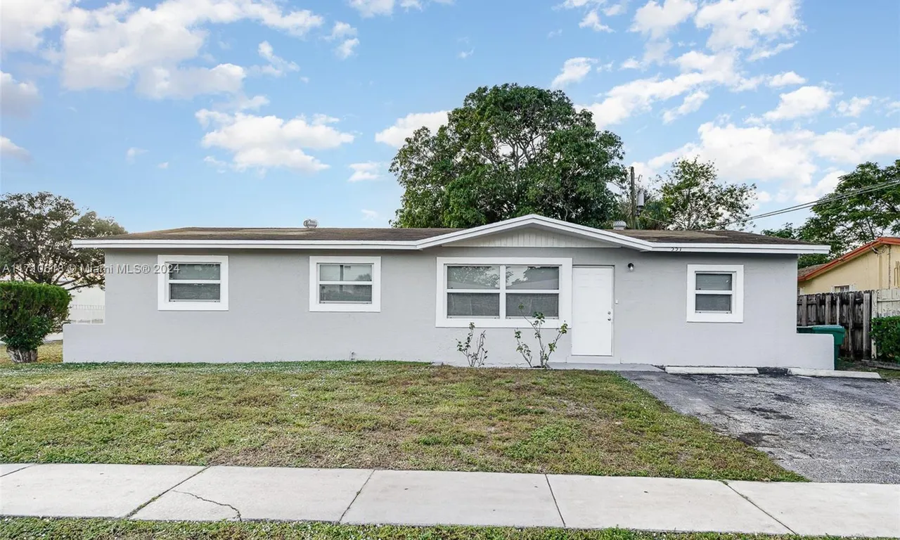 551 NW 35th Ave, Lauderhill FL 33311