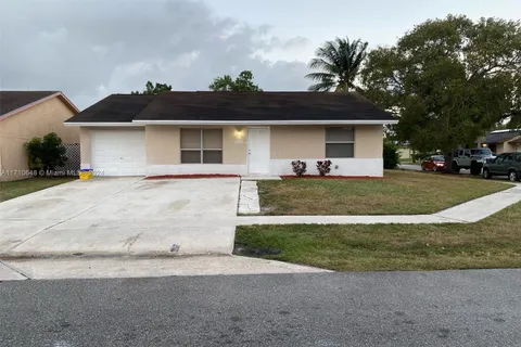 6149 Blue Grass Cir, Lake Worth FL 33463