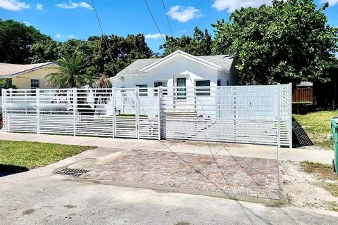 1945 NW 51st Ter, Miami FL 33142