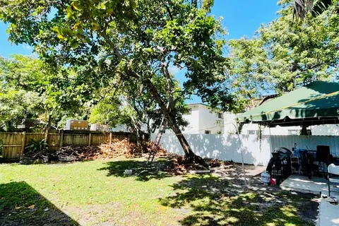 1945 NW 51st Ter, Miami FL 33142