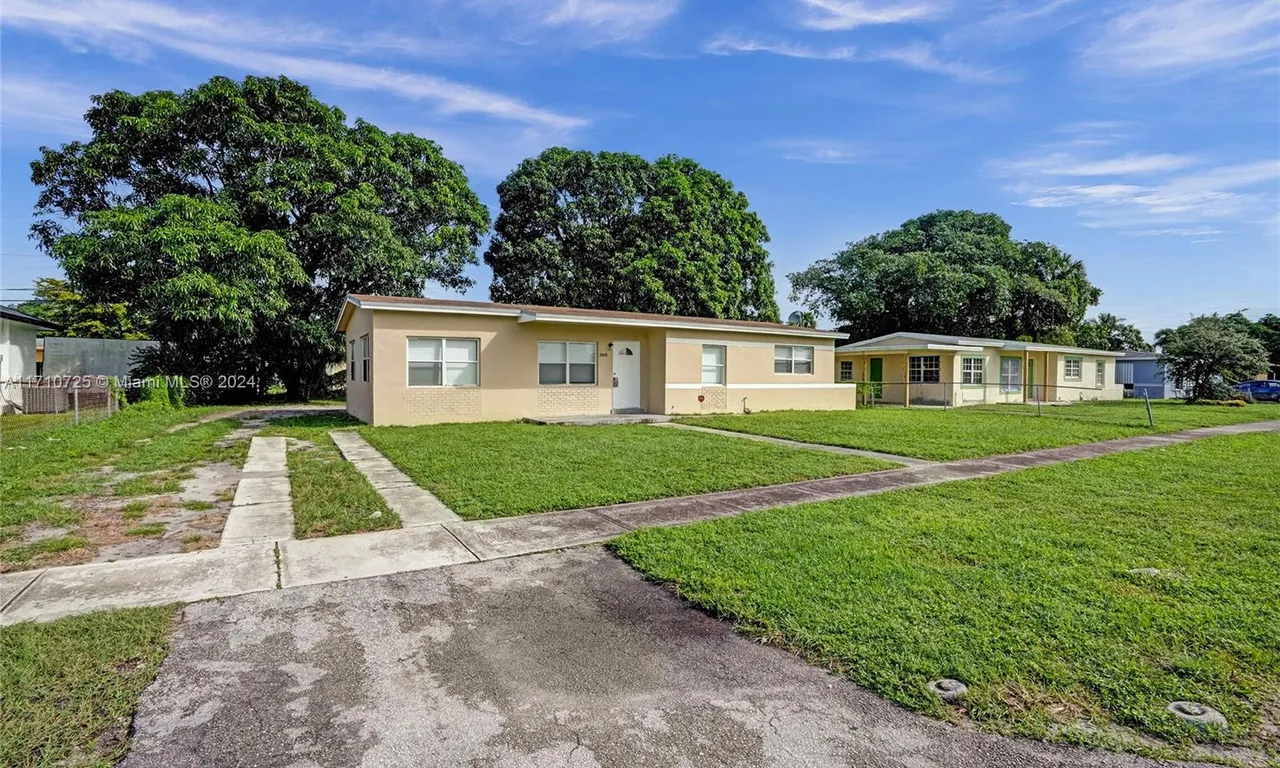 3441 NW 6th Ct, Lauderhill FL 33311