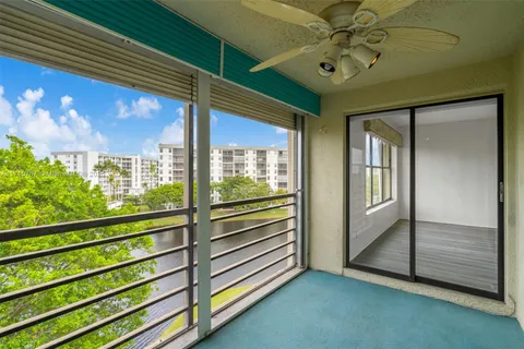 2309 S Cypress Bend Dr # 612C, Pompano Beach FL 33069