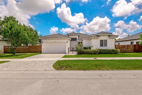 9334 SW 173rd Ter, Palmetto Bay FL 33157