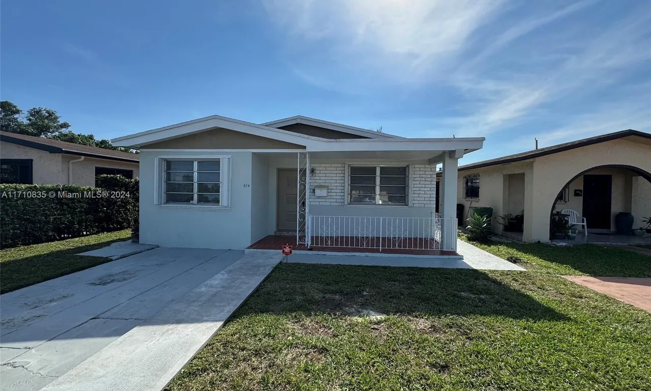 574 E 41st St, Hialeah FL 33013